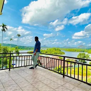 3* Hotel Karapuzha Water Scapes