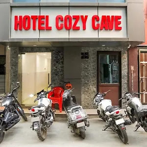 O Cozy Cave 3*, New Delhi India
